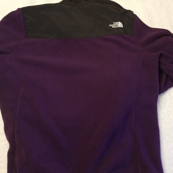 Northface Purple Fleece Jacket - Picture 3 of 3